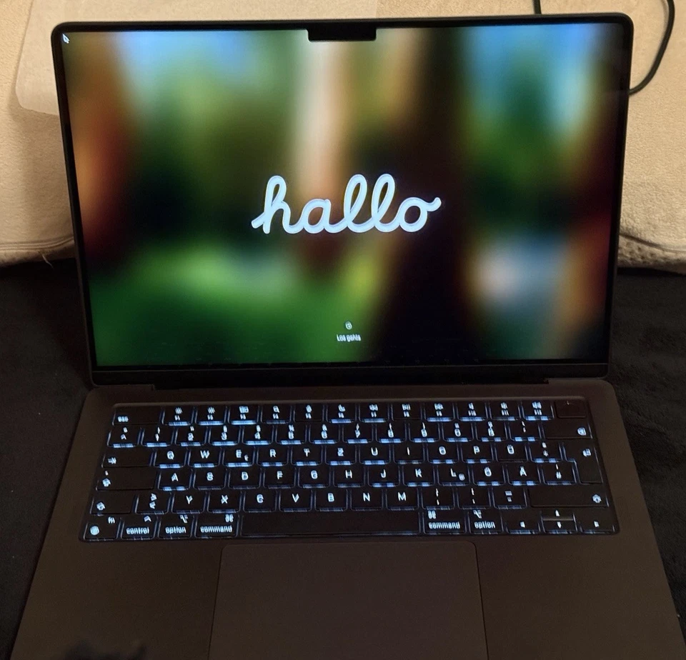 Apple MacBook Pro 14“ M3 PRO 11C CPU 14C GPU 512GB SSD 18 GB 50 Ladezyklen❗️