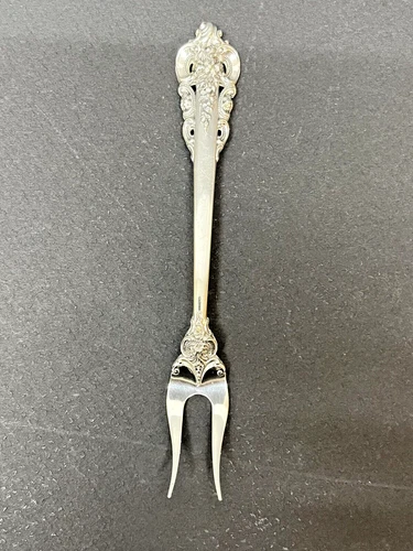 Wallace Sterling Silver Pickle Fork Grande Baroque 21 Grams No monogram. ML