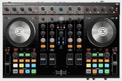 Native Instruments Traktor Kontrol S4 MK2 DJ Controller/Excellent