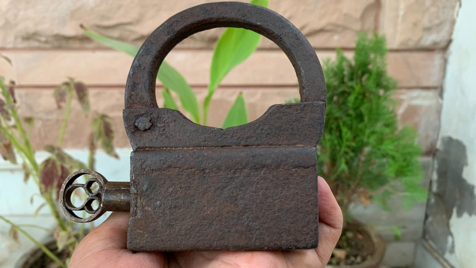 18th C Antique Indian Hand Forged Iron Spring Lock System Lock With Key ...