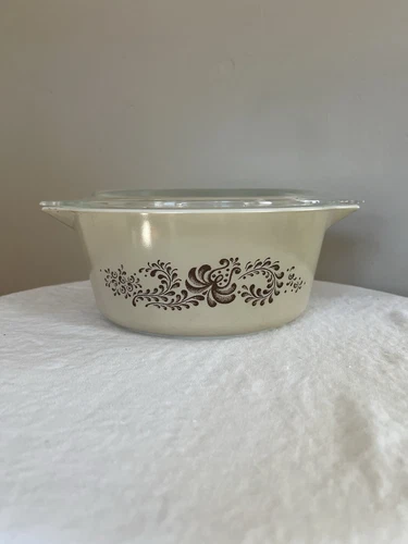 Pyrex Bowl w Lid Brown Homestead Pattern # 475-B, 2.5 Qt Vintage Casserole Dish