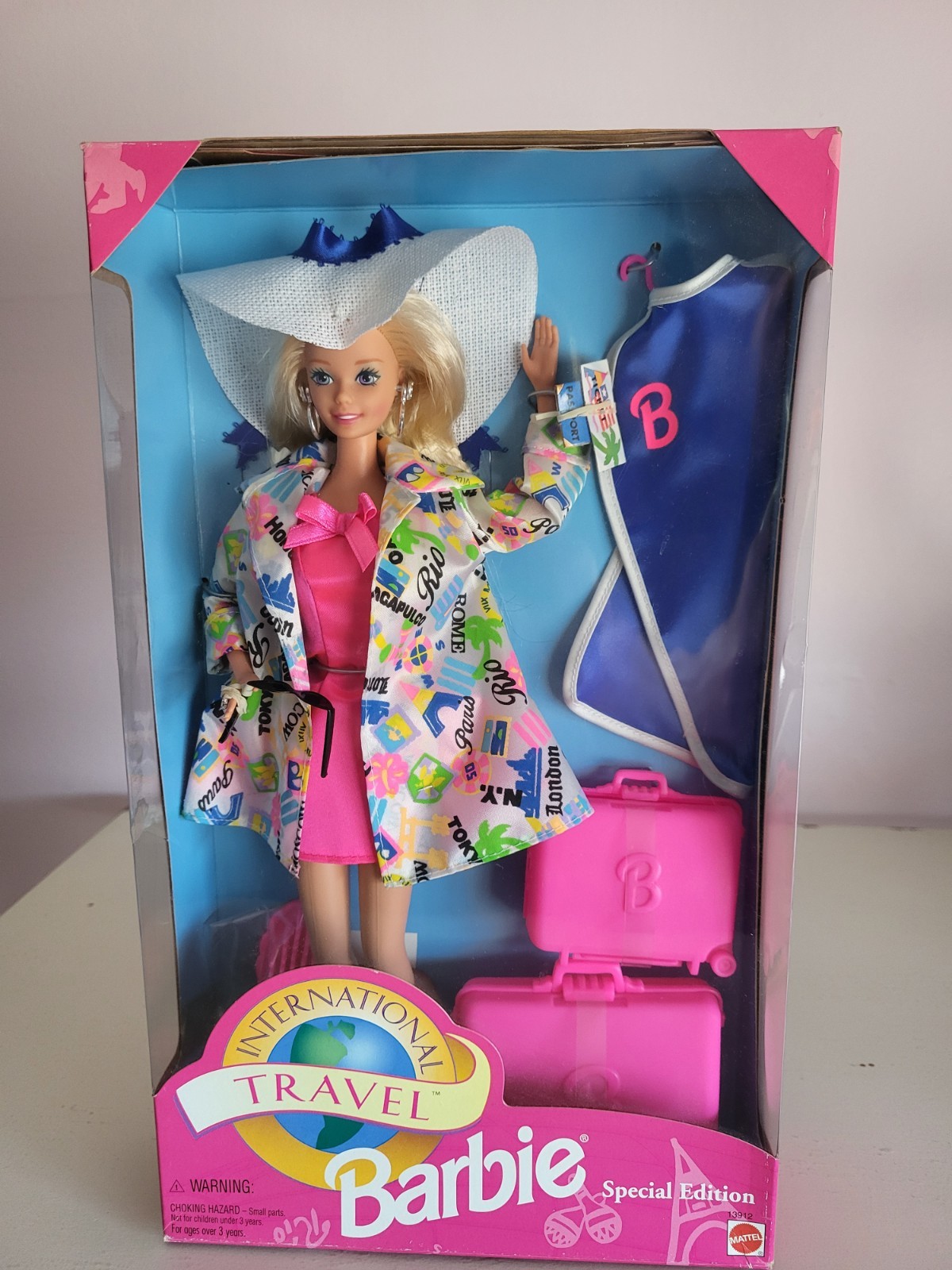 International Travel Barbie Doll Special Edition #13912 NRFB 1994 Mattel New