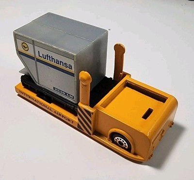 Dickie Toys Lufthansa International Airport Cargo Can Mover 2538 LH HO Diecast