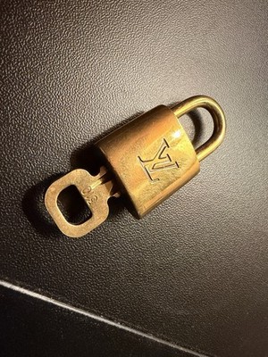 Louis Vuitton Vintage Schloss & Schlüssel Nr. 310 Gold Messing LV Padlock