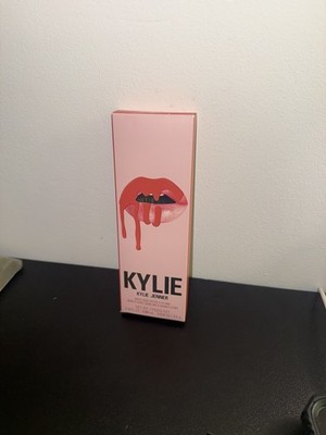 Kylie Cosmetics Matte Lip Kit - 704 Sweater Weather Brandneu im Karton 