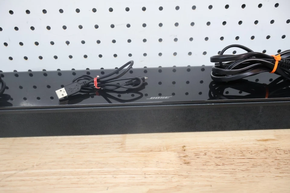 Barra de sonido inteligente Bose modelo 700 425842 negra usada en funcionamiento con cables *sin control remoto EE. UU. Foto 3 de 4
