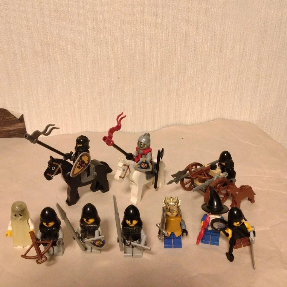 LEGO Knights' Kingdom Royal King's Castle 10176 In 2006 Used Retired As Is - Image 2 of 4