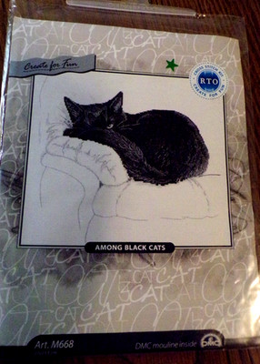 FA25-2 NEW GTO CREATE FOR FUN ''AMONG BLACK CATS'' M668 COUNTED CROSS STITCH KIT