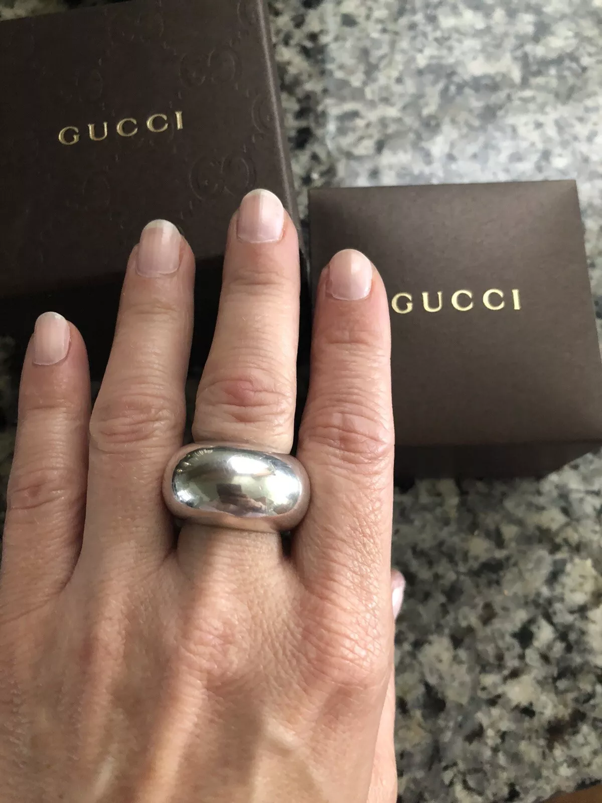 Bague bracelet dôme Gucci en argent sterling en argent sterling   29,2 grammes