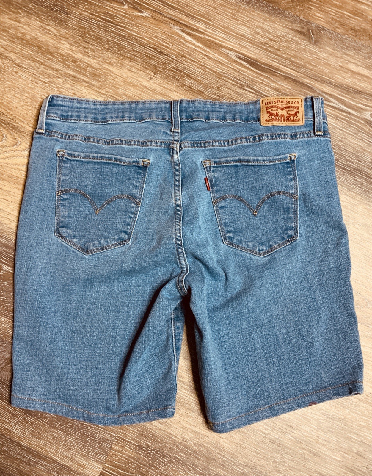 Levis 711 Skinny Jean Shorts Women Size 32 Light Blue - 1594 thumbnail 2