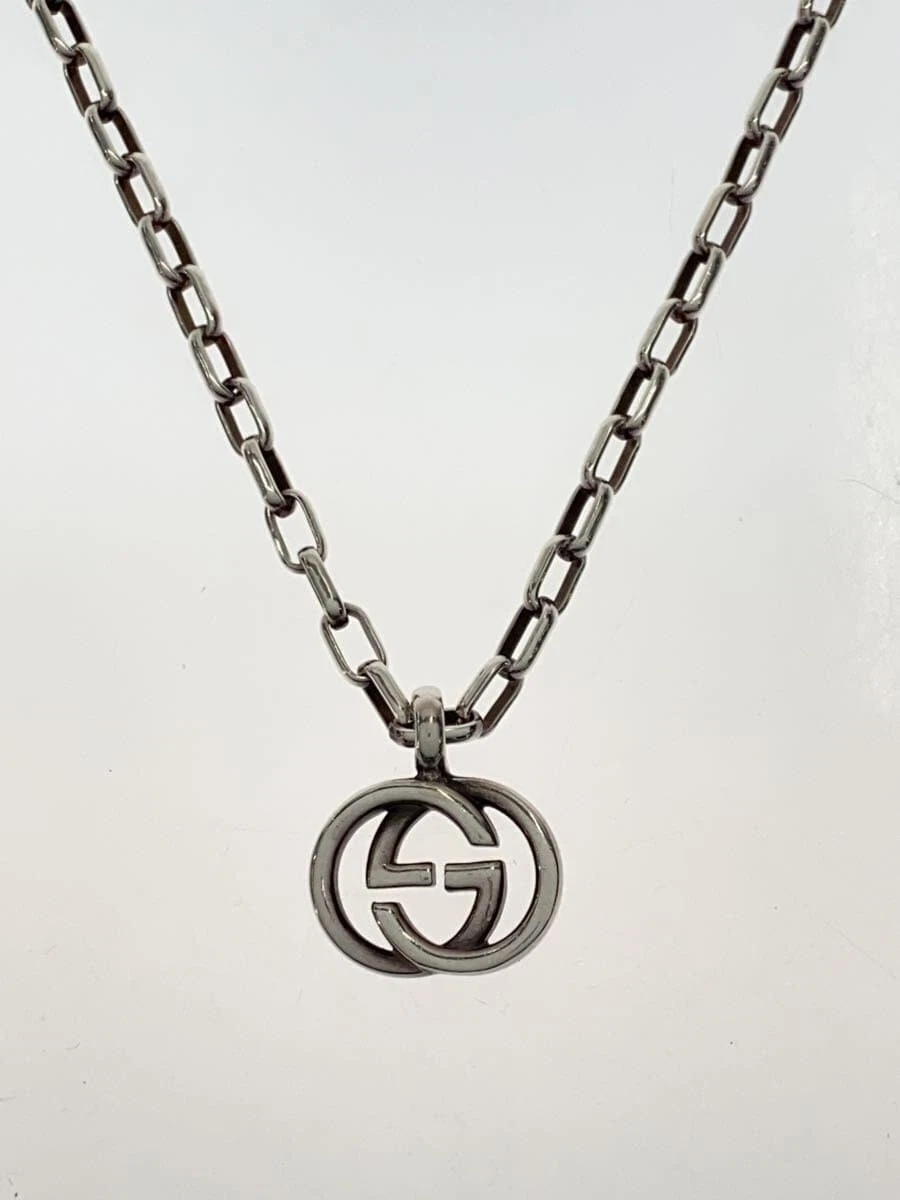 Collier GUCCI imbriqué logo GG SV925 argent avec haut homme