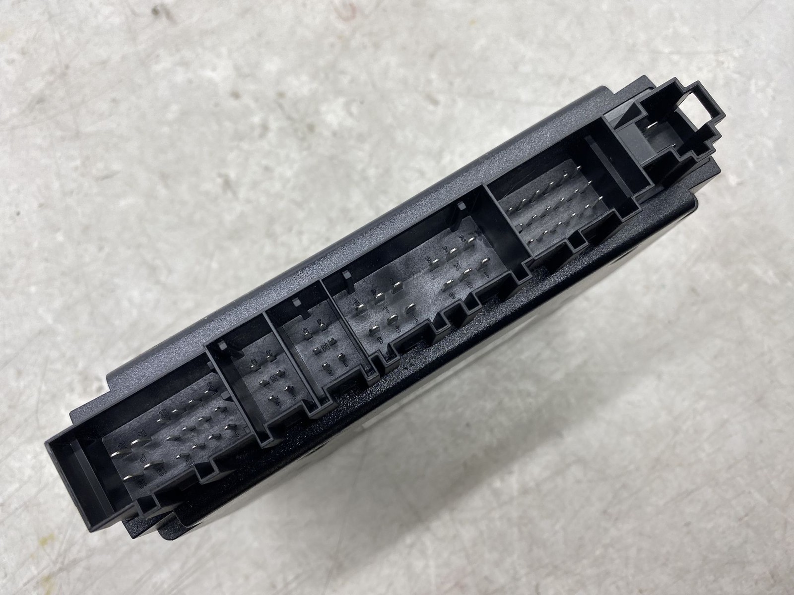 2013-2018 BENTLEY FLYING SPUR OEM ONBOARD SUPPLY CONTROL MODULE UNIT 3D0937049Q