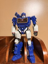 Threezero Scale Bumblebee Movie Soundwave (tr...