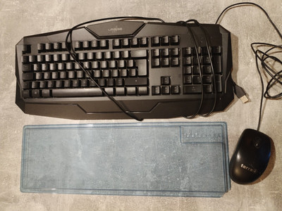 PC Gaming Tastatur Keyboard uRage Exodus 210 USB + Terra Mouse Maus