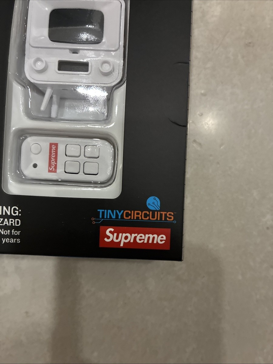TinyCircuits Supreme Tiny TV 2 Mini TV with Remote Control White