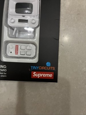 TinyCircuits Supreme Tiny TV 2 Mini TV with Remote Control White