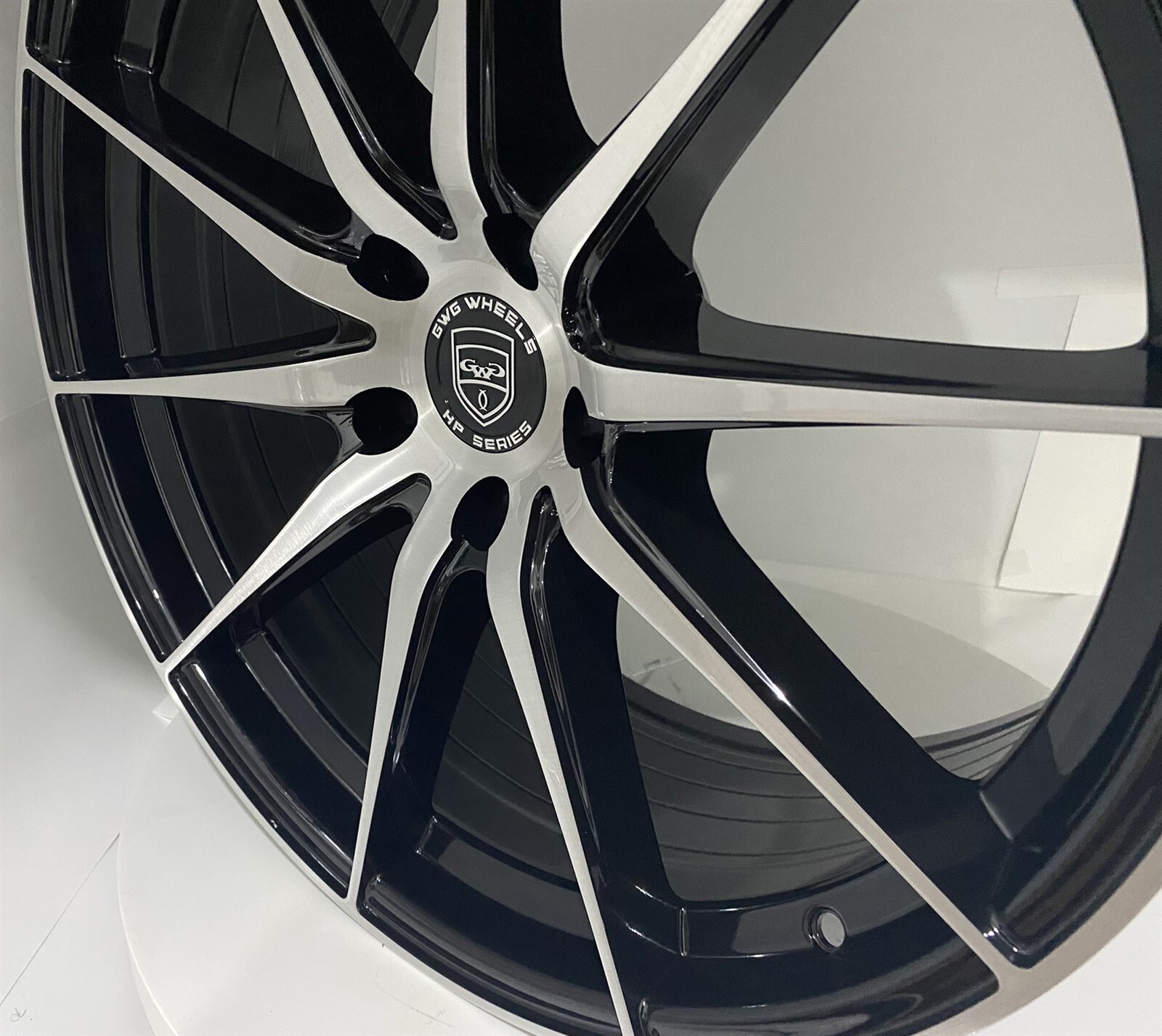 HP4 18 inch Black Rim fits AUDI R8 2008 - 2018