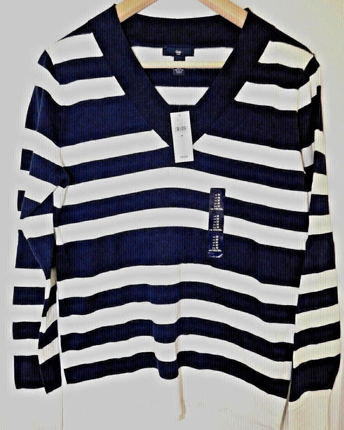 SWEATER--GAP--Women's V-Neck NAVY BLUE/WHITE Slim Striped--SIZE XS--BRAND NEW-image