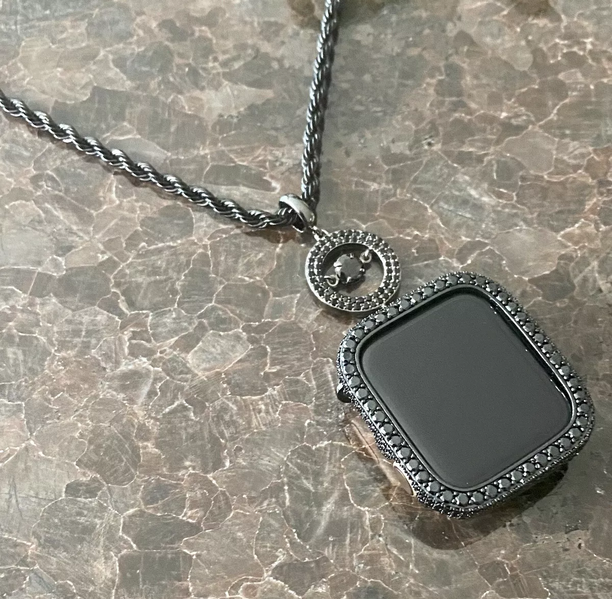 Apple watch shop 4 necklace