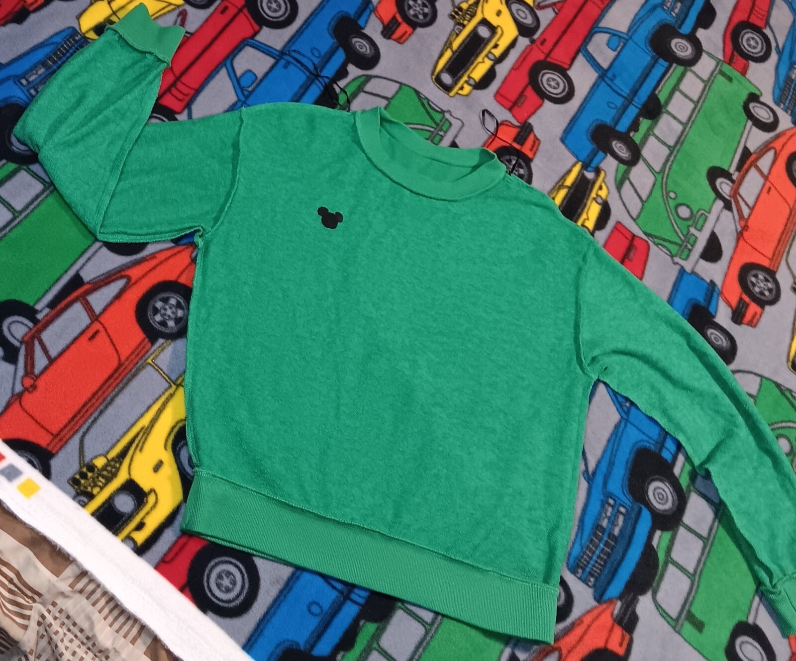 DISNEY Divided pullover sweater. Size small - image 12