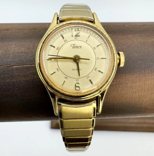 Vintage Timex Gold Tone Quartz Women’s Wristwatch Expansion Band Quartz Movement