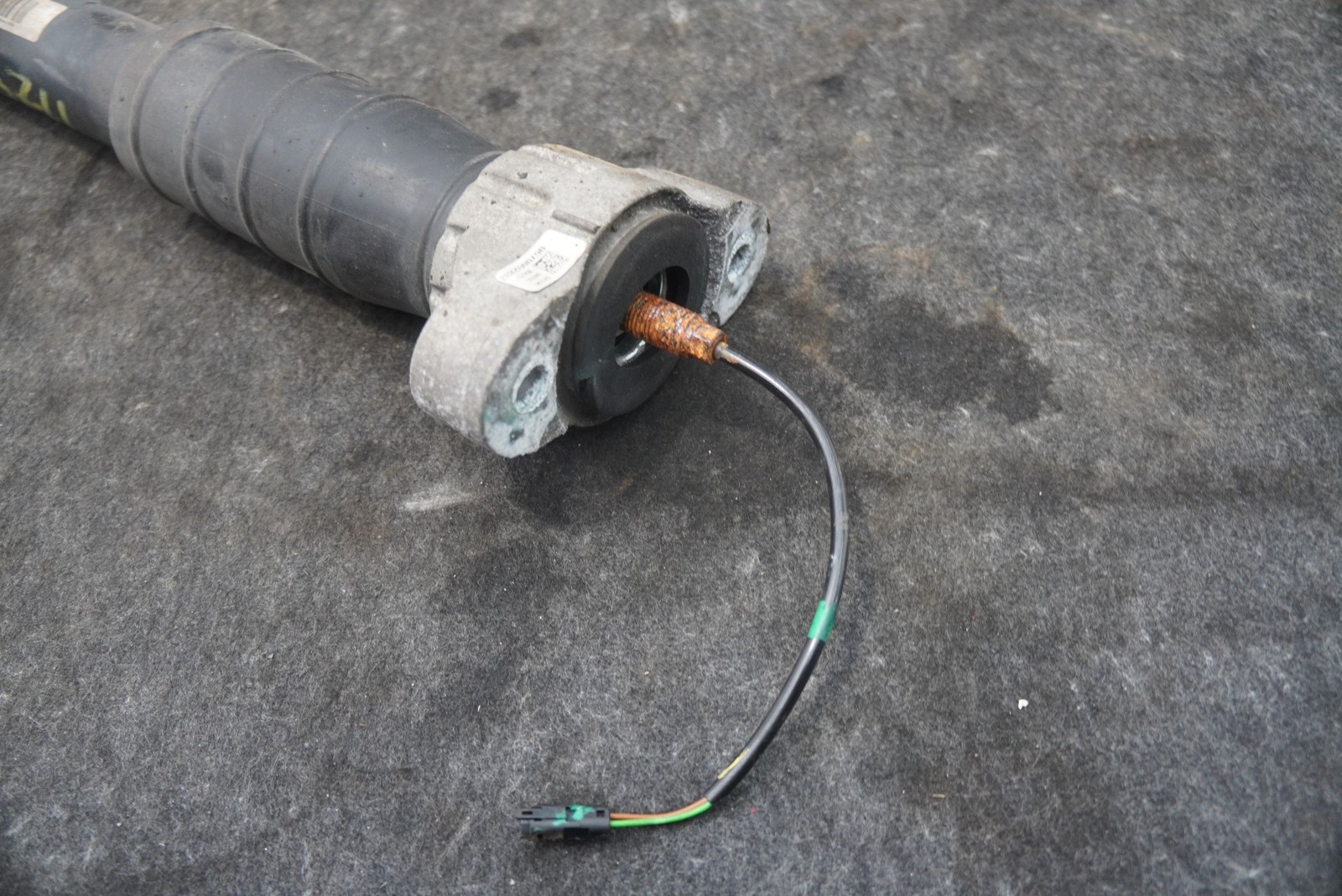 Rear Left Shock Absorber Spring Strut 670033244 Maserati Quattroporte M156