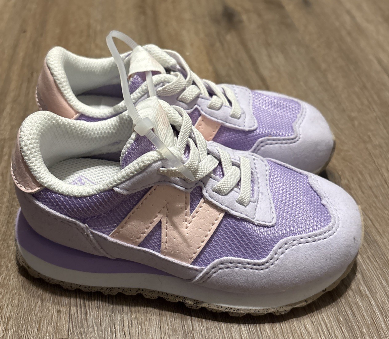 New Balance Toddler Girls Size 8 NEW New Balance Toddler Girls Size 8 NEW