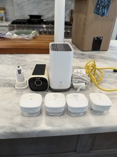 Eufy S330 Eufycam 3 con Homebase 3 e supporto rilevatori di movimento e cavi di alimentazione