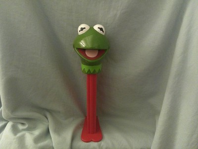 Giant 12'' The Muppets Kermit the Frog Pez Candy Roll Dispenser Plays Music!