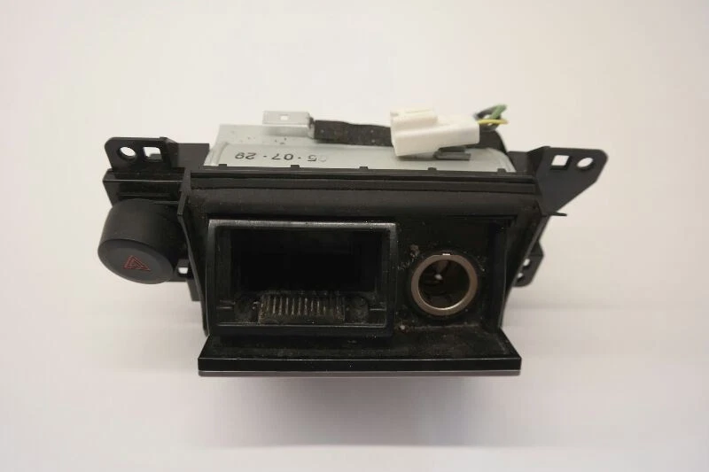 2003-05 Infiniti FX35 AshTray Ash Tray - Image 3 of 4