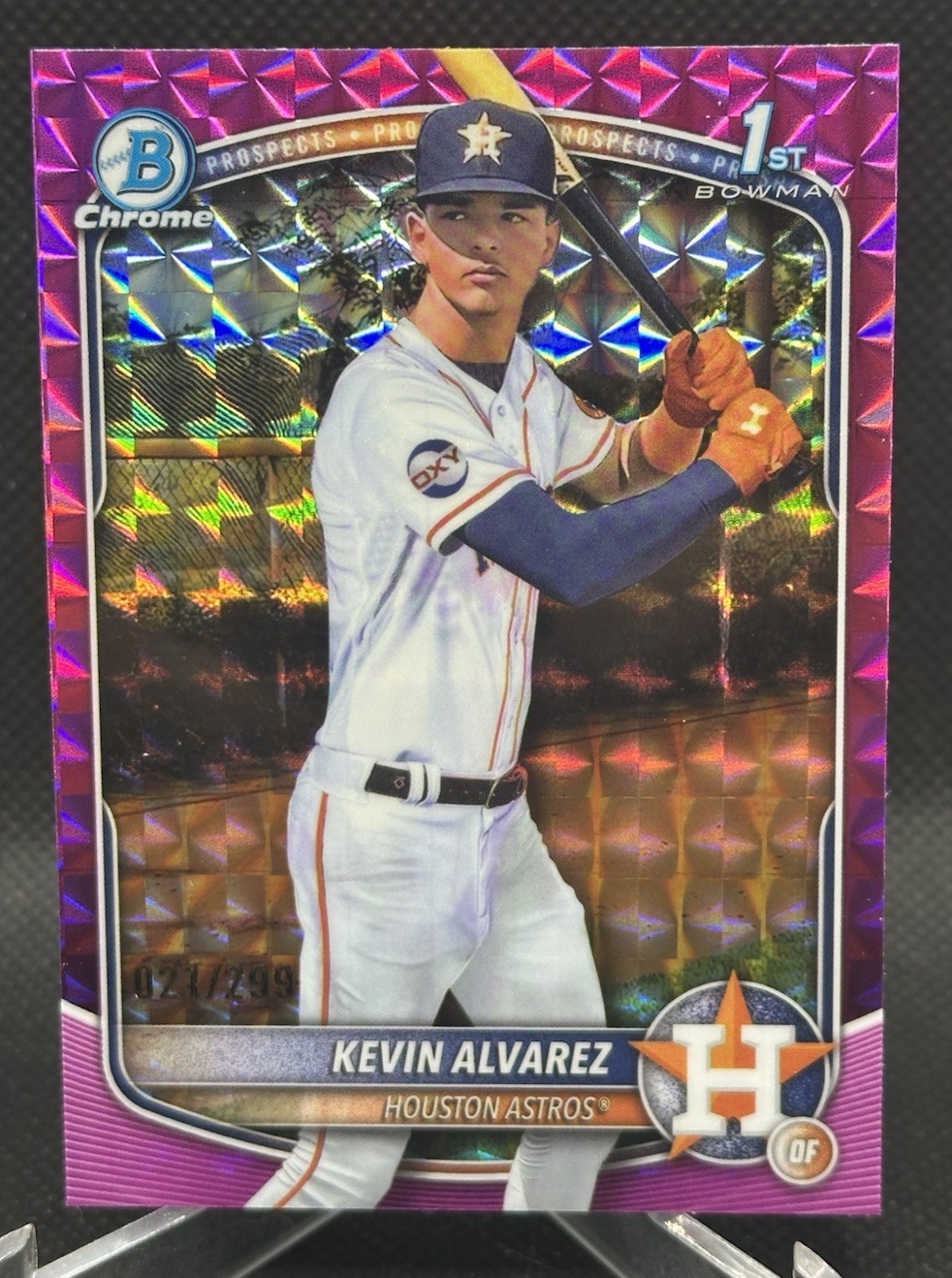 2025 Bowman Chrome Kevin Alvarez Fuchsia Geometric Refractor 1st #21/299 BCP-227