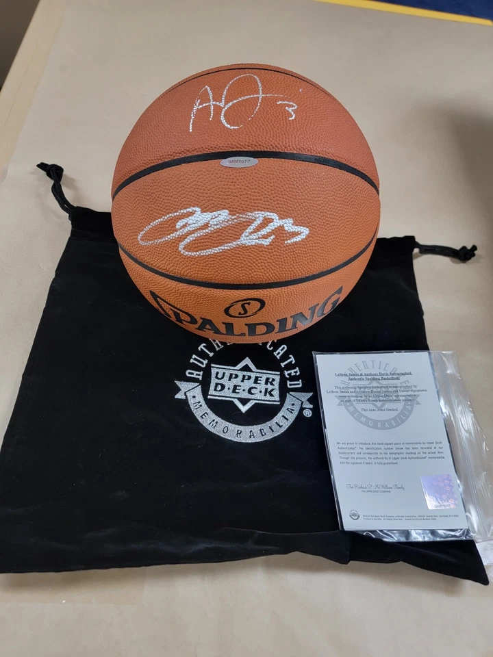 Lebron James & Anthony Davis Los Angeles Lakers Signed Basketball Upperdeck NBA - Image 2 of 4