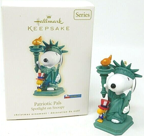 Snoopy Peanuts 2008 Hallmark Patriotic Pals Statue of Liberty 11th in Series - Picture 1 of 2