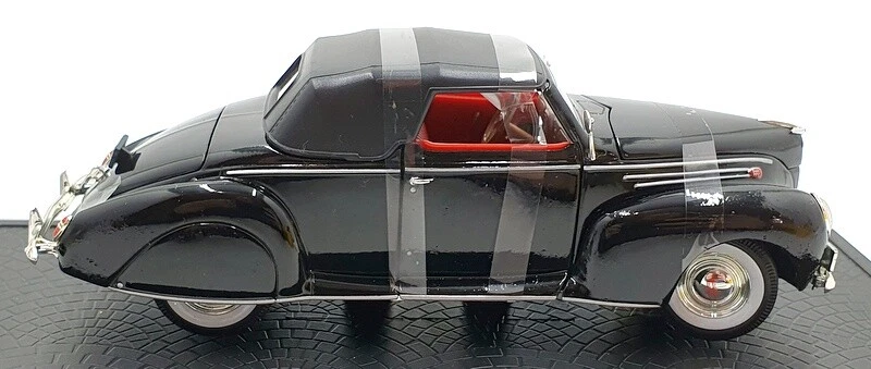 Signature Models 1/32 Scale 32333 - 1939 Lincoln Zephyr Convertible - Black - Image 4 of 4