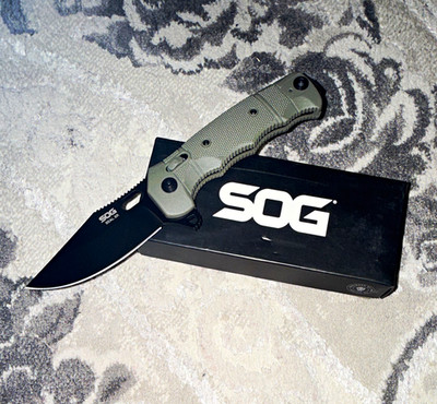 SOG Seal XR Folding Pocketknife D2 Drop Point Plain Edge G10 Green/Black .2 left