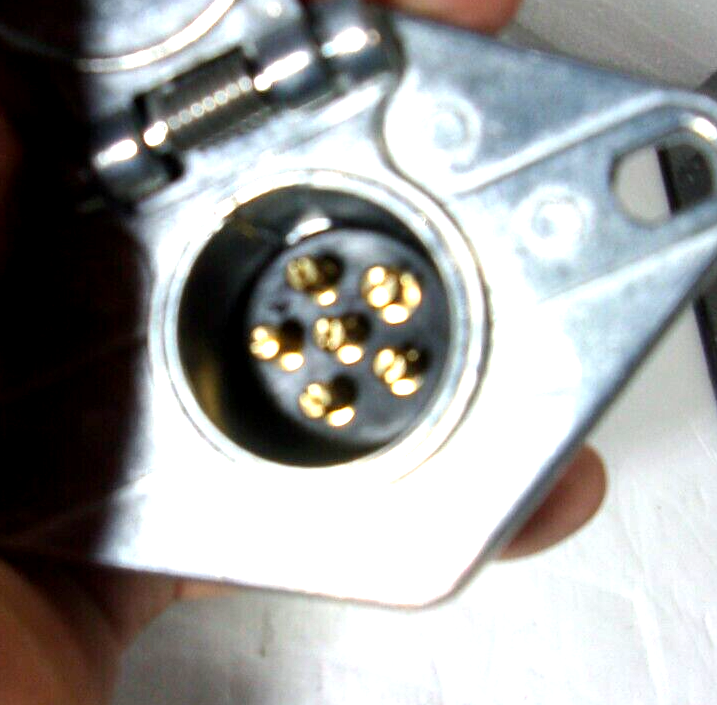 Plug Socket Rear Pollak 6 Pin Female Trailer Plug Socket USA HD Metal (RT2) Bumper Mount ...