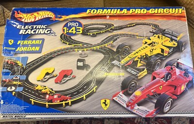 Vintage Formula Pro Circuit Hot Wheels 1.43 Electric Racing Ferrari & Jordan