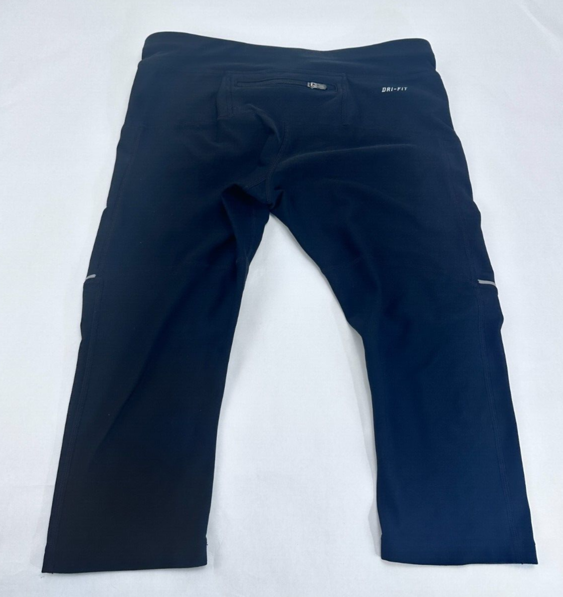 nike short leggings with pockets