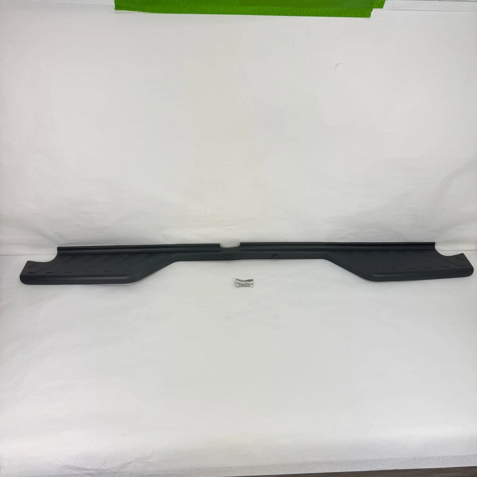Protector de almohadilla de escalón superior para parachoques trasero Nissan Frontier 2005-2021 OEM 85064-EA600 Foto 2 de 4