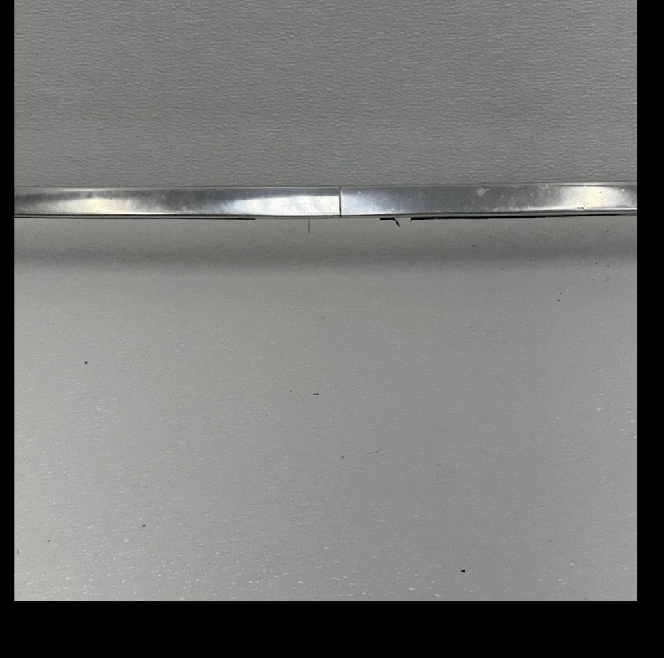 Juego de molduras de parabrisas cromado Ford F150 F250 F350 Bronco 1980-1996 OEM Foto 4 de 4