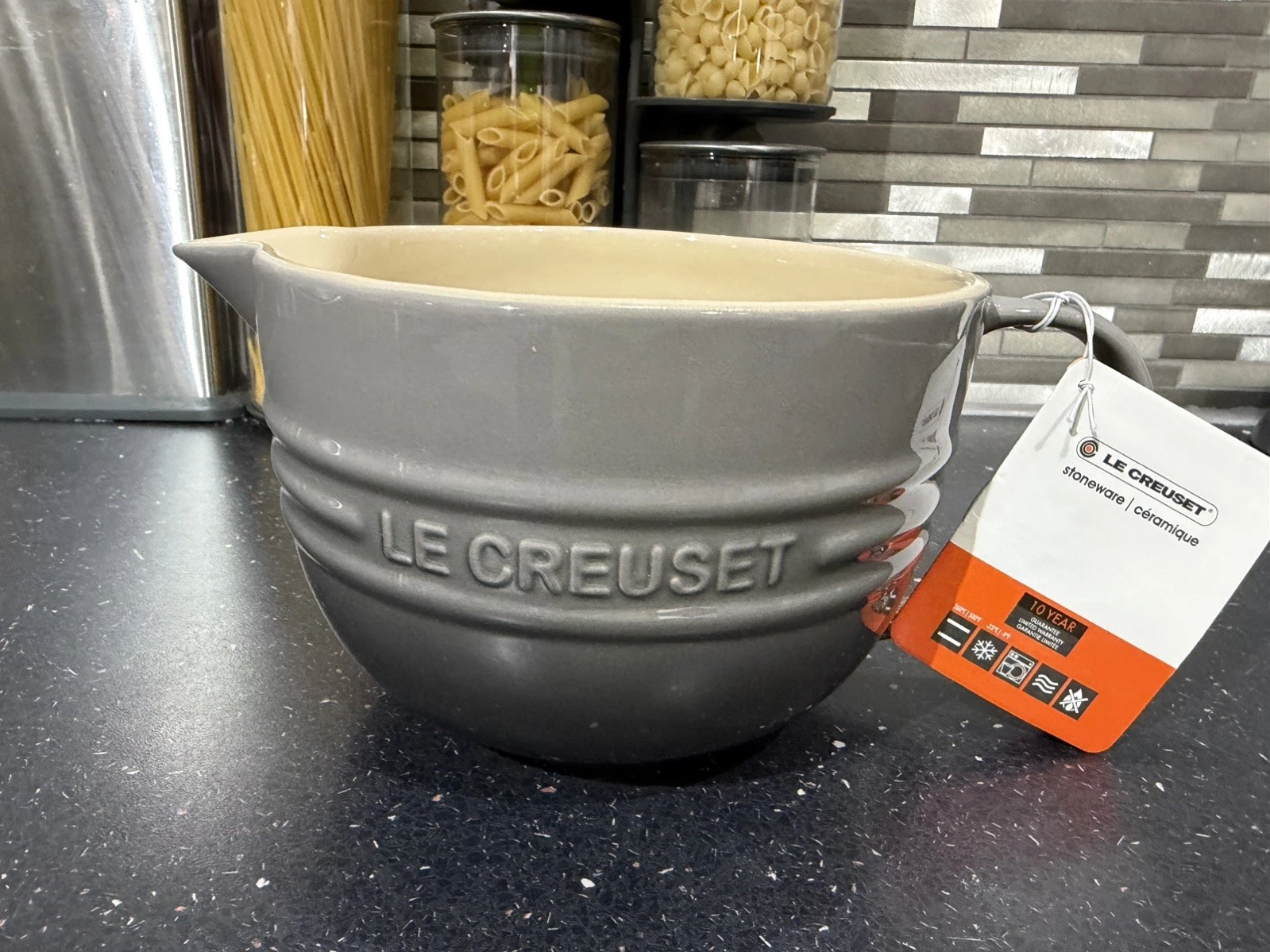 Le Creuset New Ceramic Stoneware Flint Grey 2L Mixing Bowl With Handle RRP £44
Opens in a new window