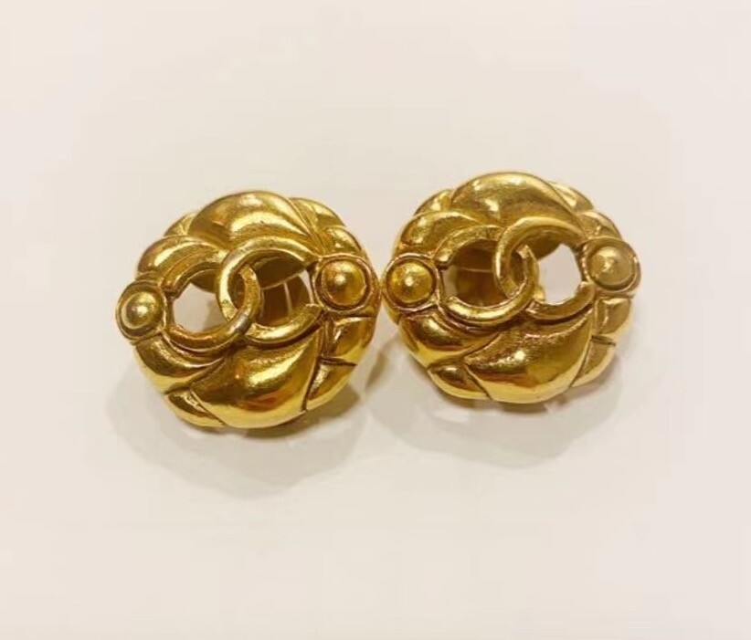 VTG CHANEL CC Mark hollow type on Earrings Gold #3558 | eBay VTG CHANEL CC Mark hollow type on Earrings Gold #3558 | eBay