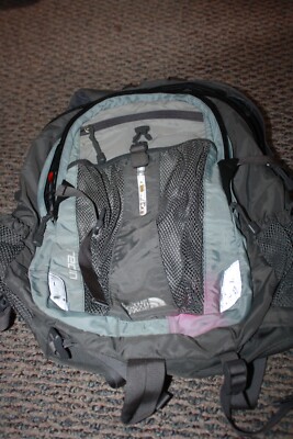 The North Face Recon Backpack Padded Gray Nylon Hiking  display picture 1