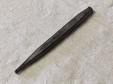 Outil à main ancien Chasse goupille en acier 4mm x 14cm de long