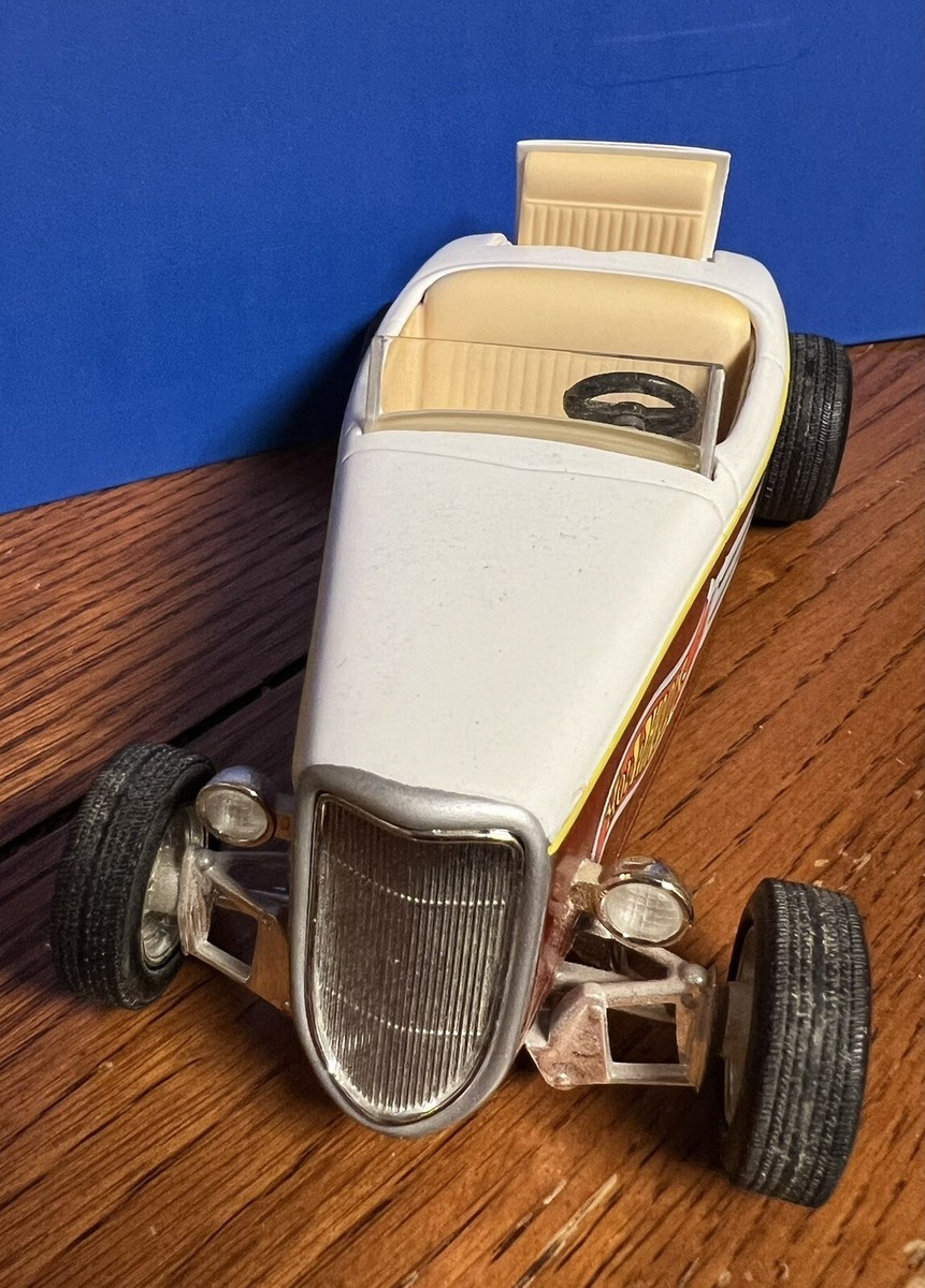 Eastwood Hot Wheels 1933 Ford Roadster Street Rod 1/25 Bank Eastwood Hot Wheels 1933 Ford Roadster Street Rod 1/25 Bank