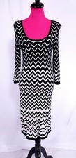 White House Black Market Sweater Dress Size M Black White Chevron Print Lined