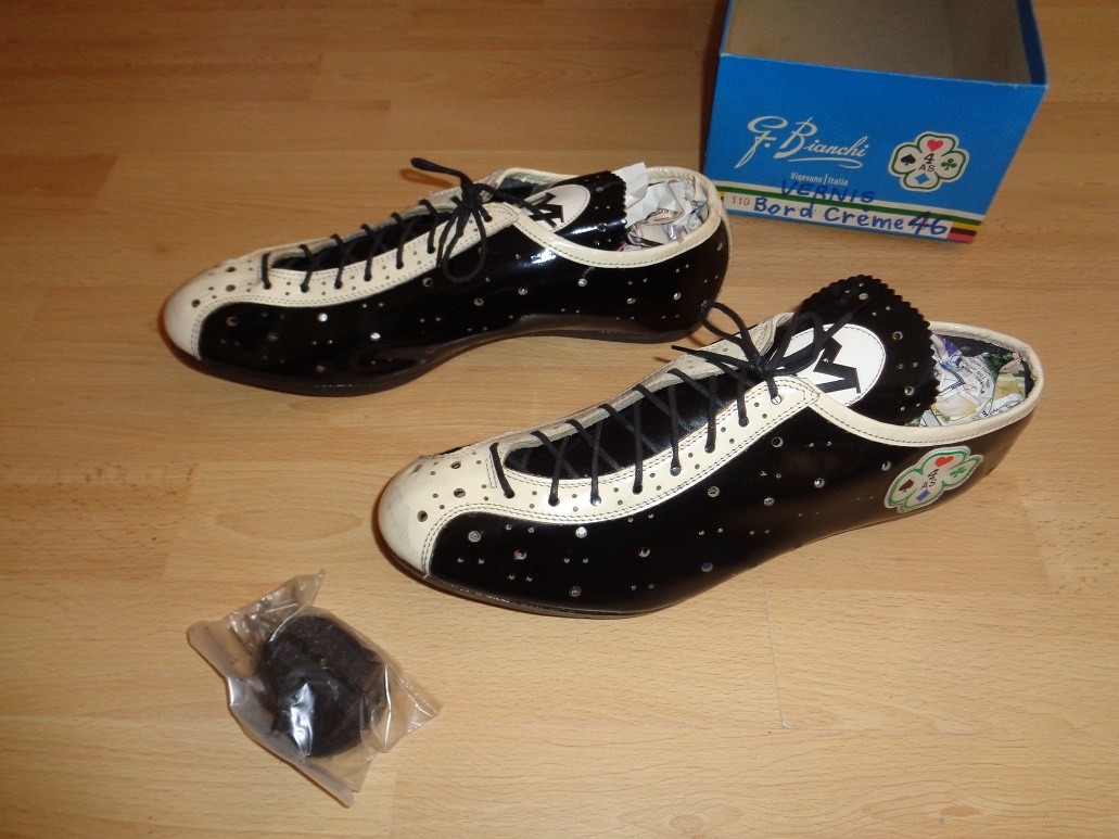 Chaussures cycliste vintage Bianchi pointure 41 en cuir retro blanc et celeste