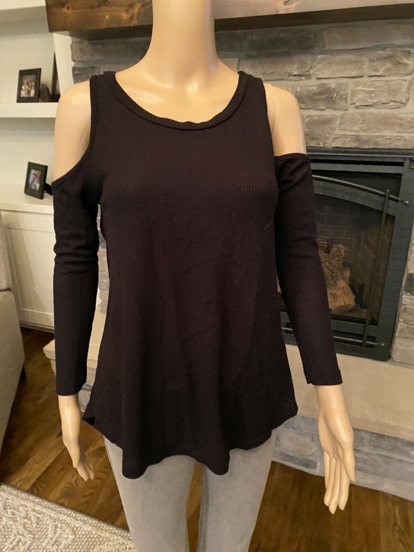 Cherish Womens Long Sleeve Black Cold Shoulder Blouse Size Small  - 009