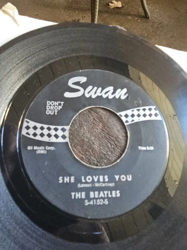 The Beatles  She Loves You   I'll Get You  Swan S 4152  45 rpm VG+ 7"