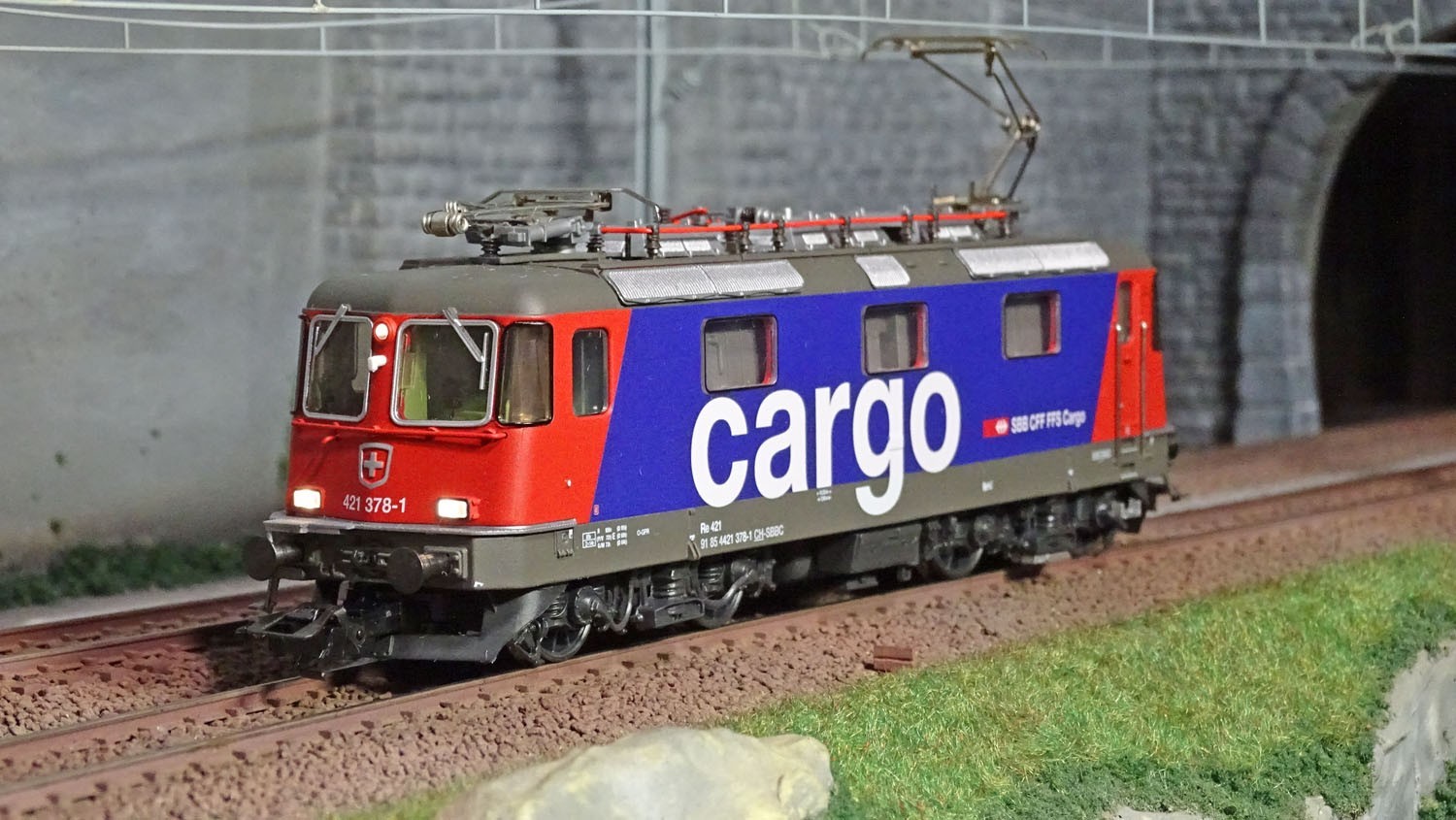 Trix 22846 Locomotive électrique Re 421 CFF SBB Cargo